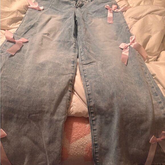 Shein Women's Light Blue Jeans with Pink Bows - Picture 1 of 4